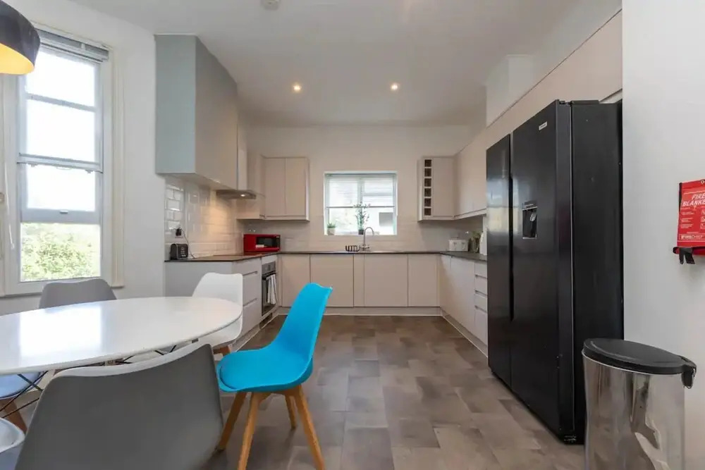 Spacious 5 Bedroom Home in Camden