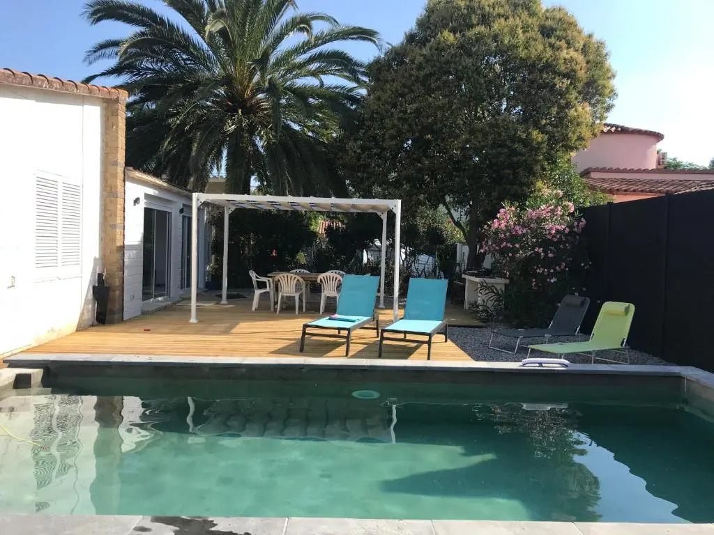 Casa en Empuriabrava con piscina privada y a 500m de la playa