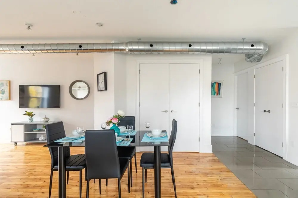 Stylish and Upscale 2BR Loft - Near Queen Street