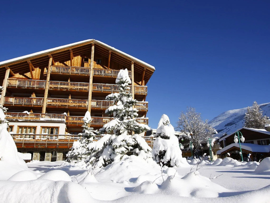 Luxury apartment with balcony in beautiful Les Deux Alpes