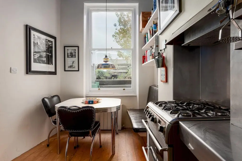 Light And Comfortable Hammersmith Home Ssq