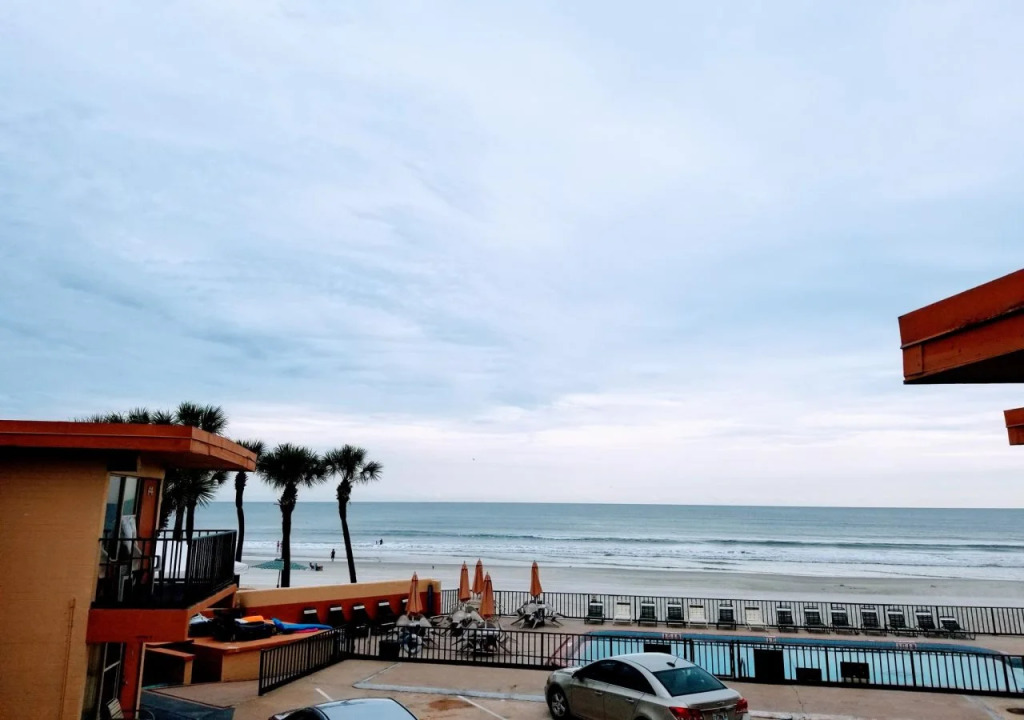 Grand Prix Motel Beach Front