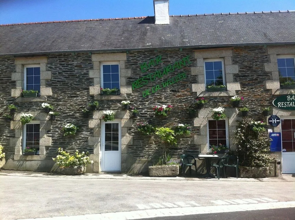 HOTEL,RESTAURANT