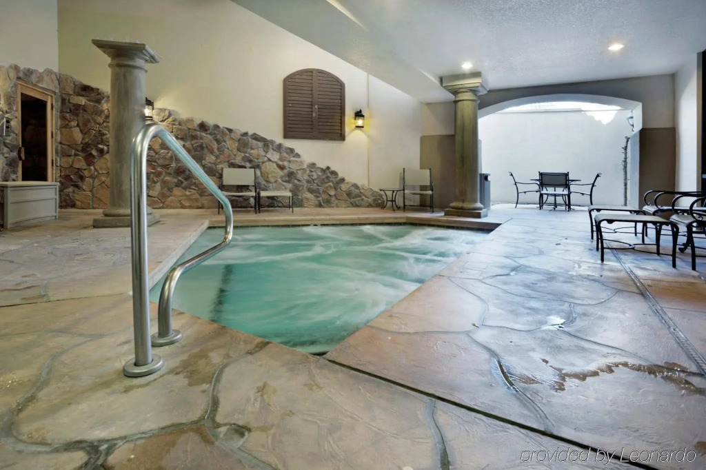 Holiday Inn Express & Suites Marina - Monterey Bay Area by IHG