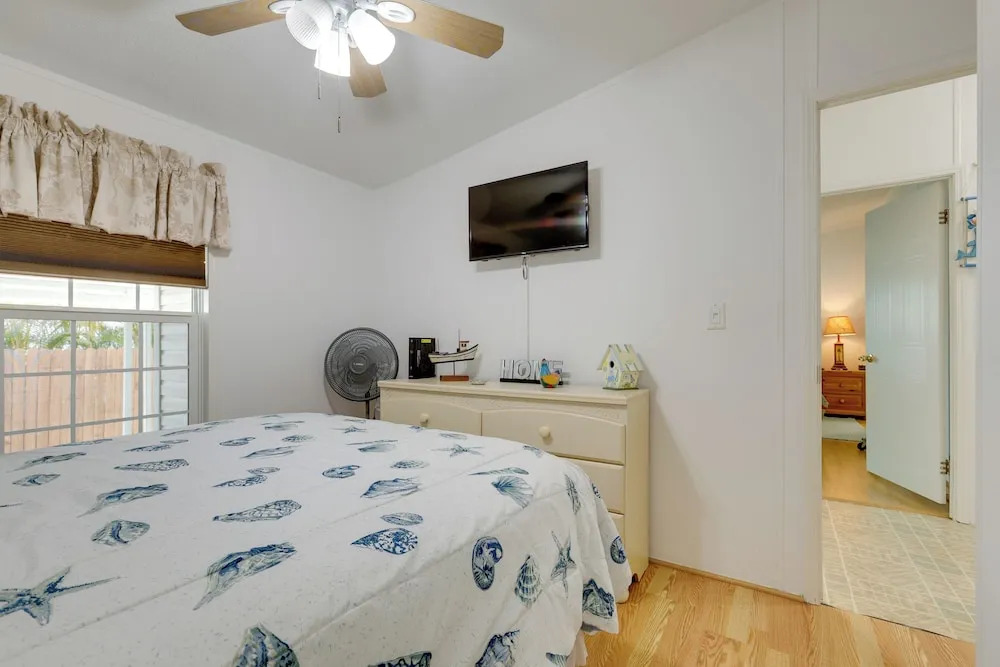 Paddle on the River! Waterfront Retreat in Stuart