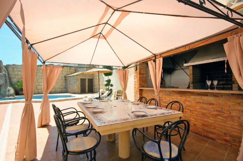 Villa - 4 Bedrooms with Pool, WiFi and Sea views - 104966