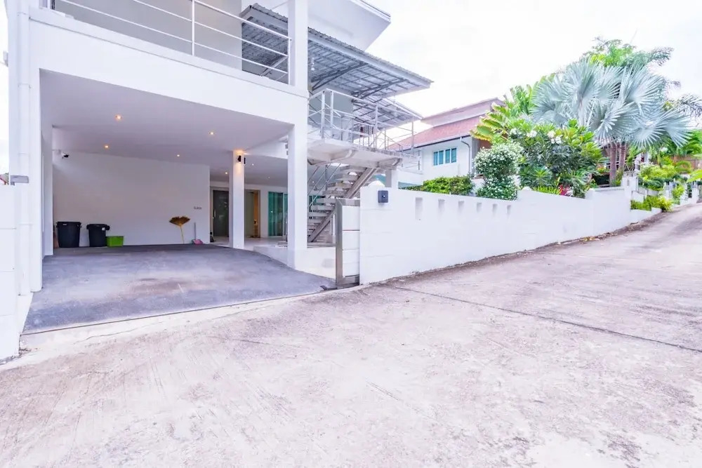 4 Bedroom Modern Pool Villa
