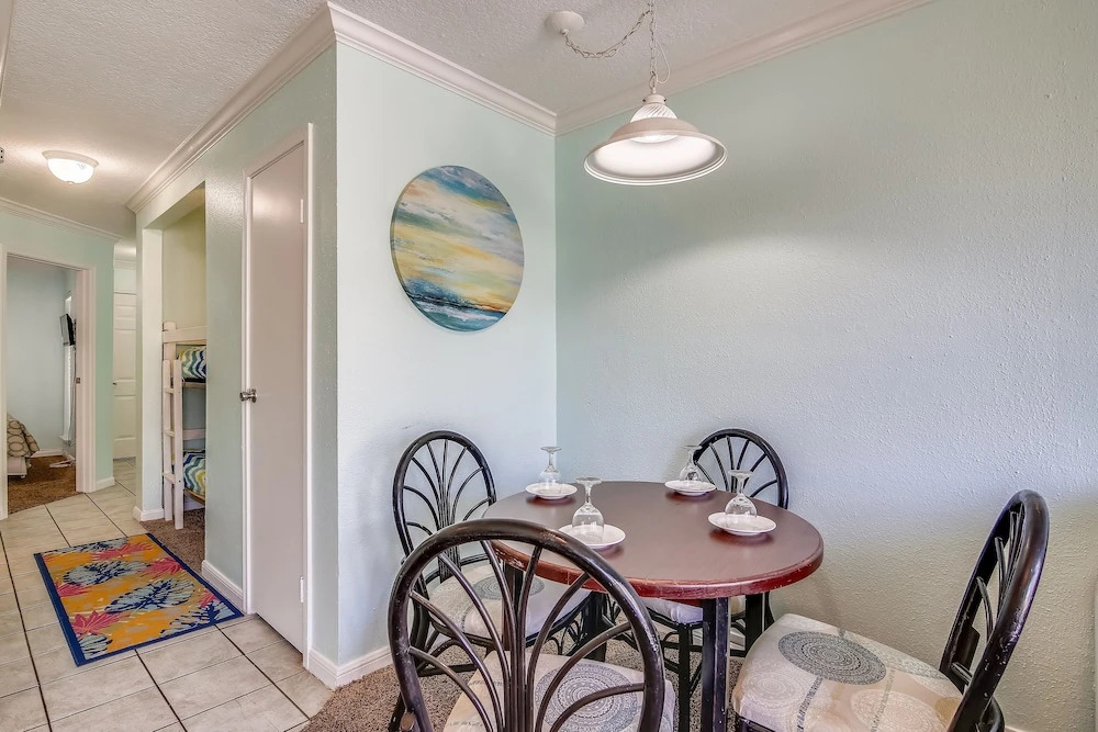 Victorian 5209-no Worries 1 Bedroom Condo