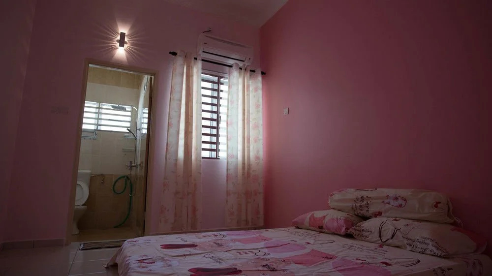 Holidayhome 188 Taman Sejati Suria
