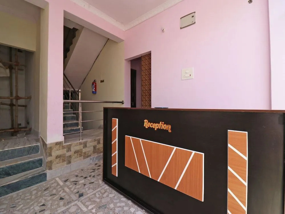 OYO 33471 Hotel Magadh Empire