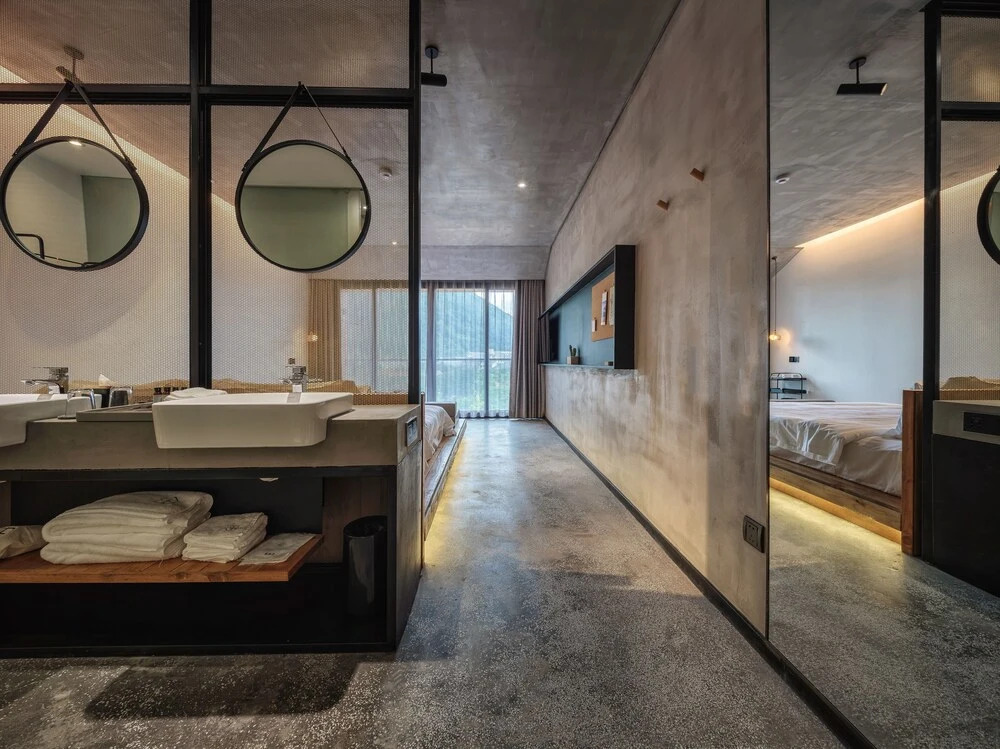 Zhangjiajie Yu Realm Hotel - Ancient Charm - Modern Luxury - Your Perfect Journey - A single pick-up or drop-off