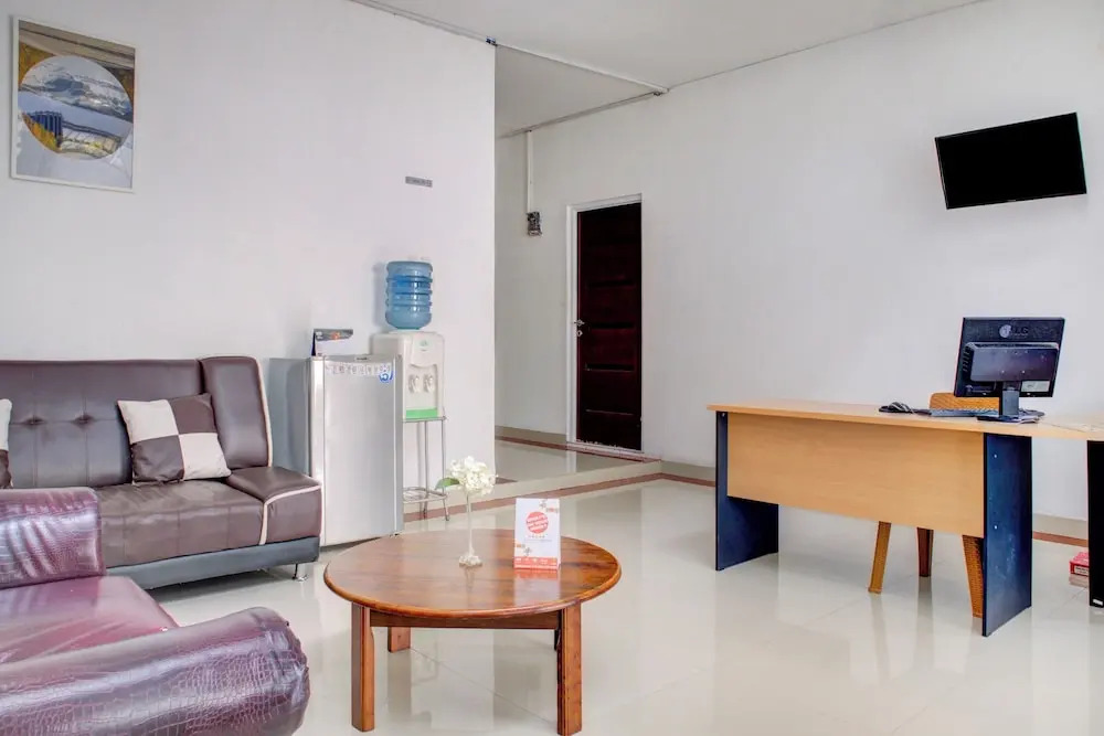 Wisma Yani Syariah by OYO Rooms