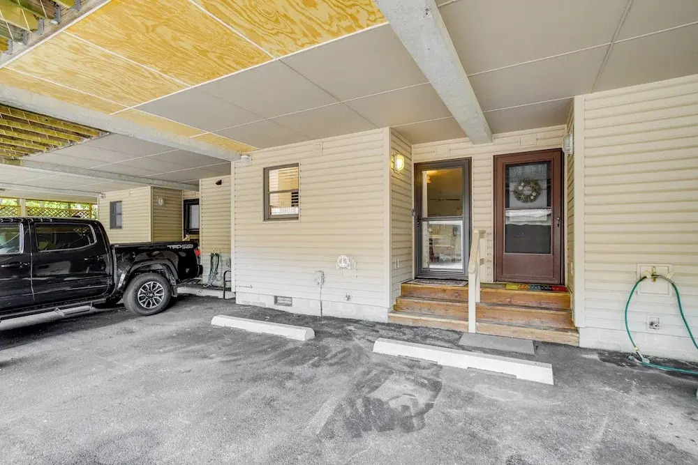 Walk to Shore & Boardwalk: Bethany Beach Retreat