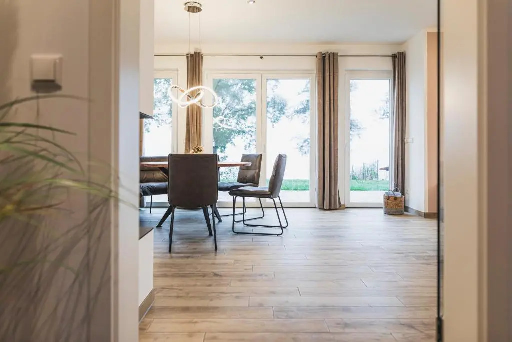 Traumhaftes Ferienhaus mit eigenem Seezugang sowie Sauna und Kamin
