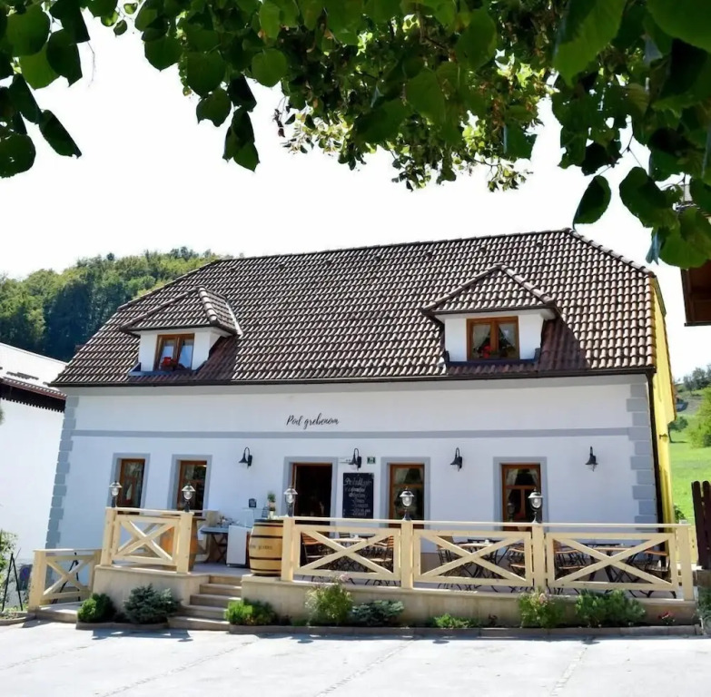 Guest House Pod Grebenom
