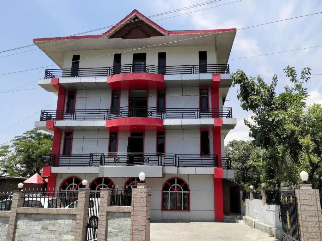 FabHotel The Aryan