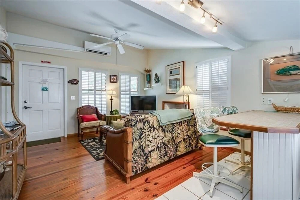 ANCHOR INN - Unit 1 apts