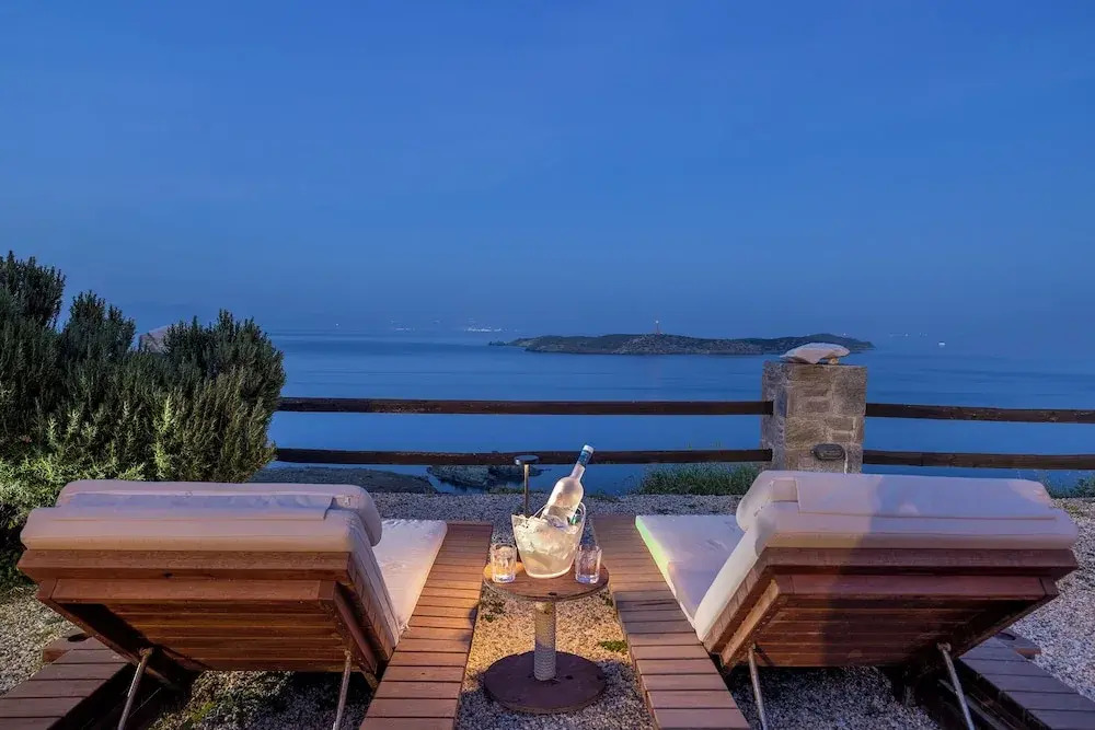 Aegean View - Seaside Apartment in Syros