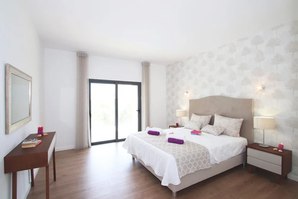 Villa Riviera - com piscina aquecível, 2 jacuzzis e BBQ em Armação de Pêra