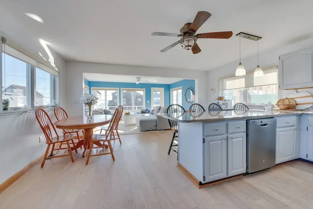 Wells Beach House w/ Ocean-view Deck