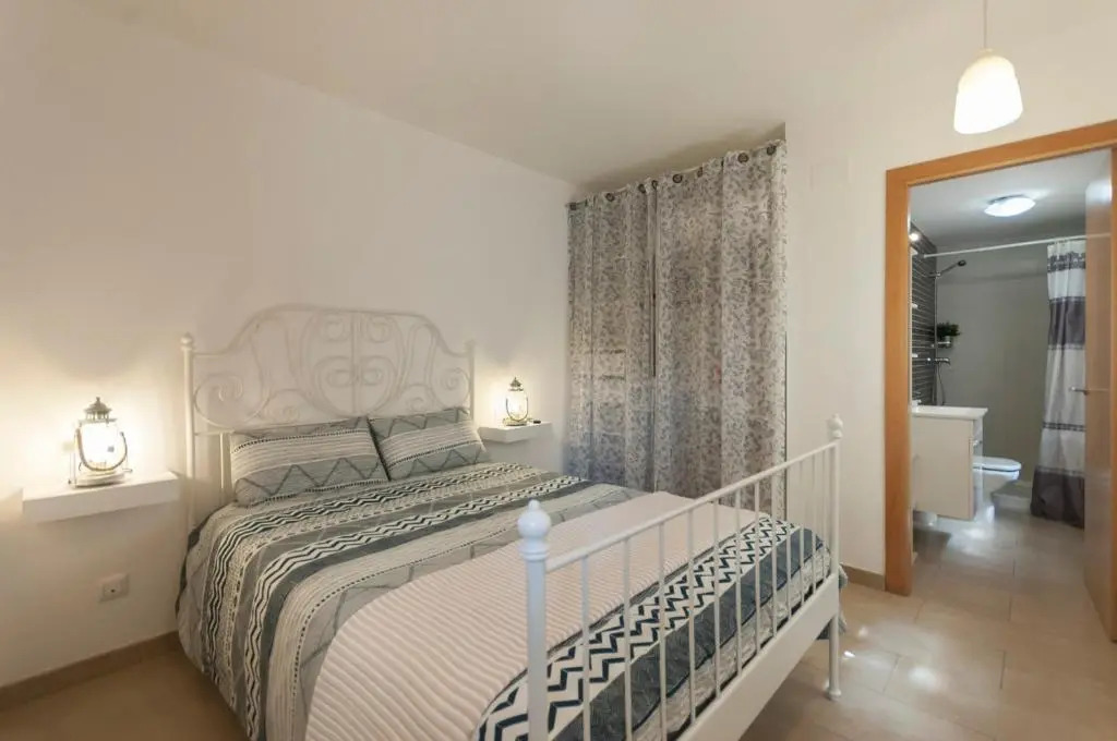Lets Holidays Mediterranean apartment 3 minutes to the beach 3