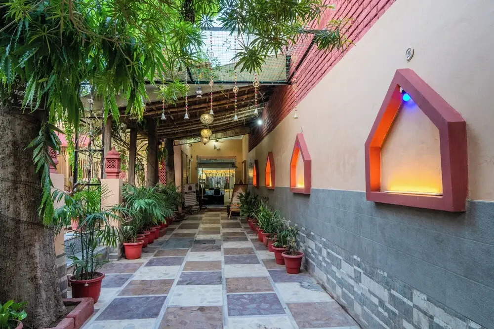 Travellers Village Resort -City Centre Near Jal Mahal Jaipur