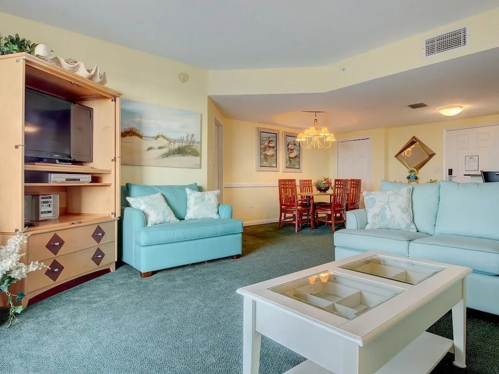 Ocean Walk 2430