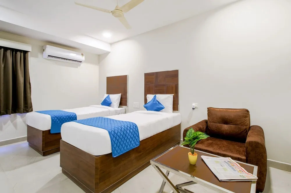 Monday Hotels Swarnas The Capital