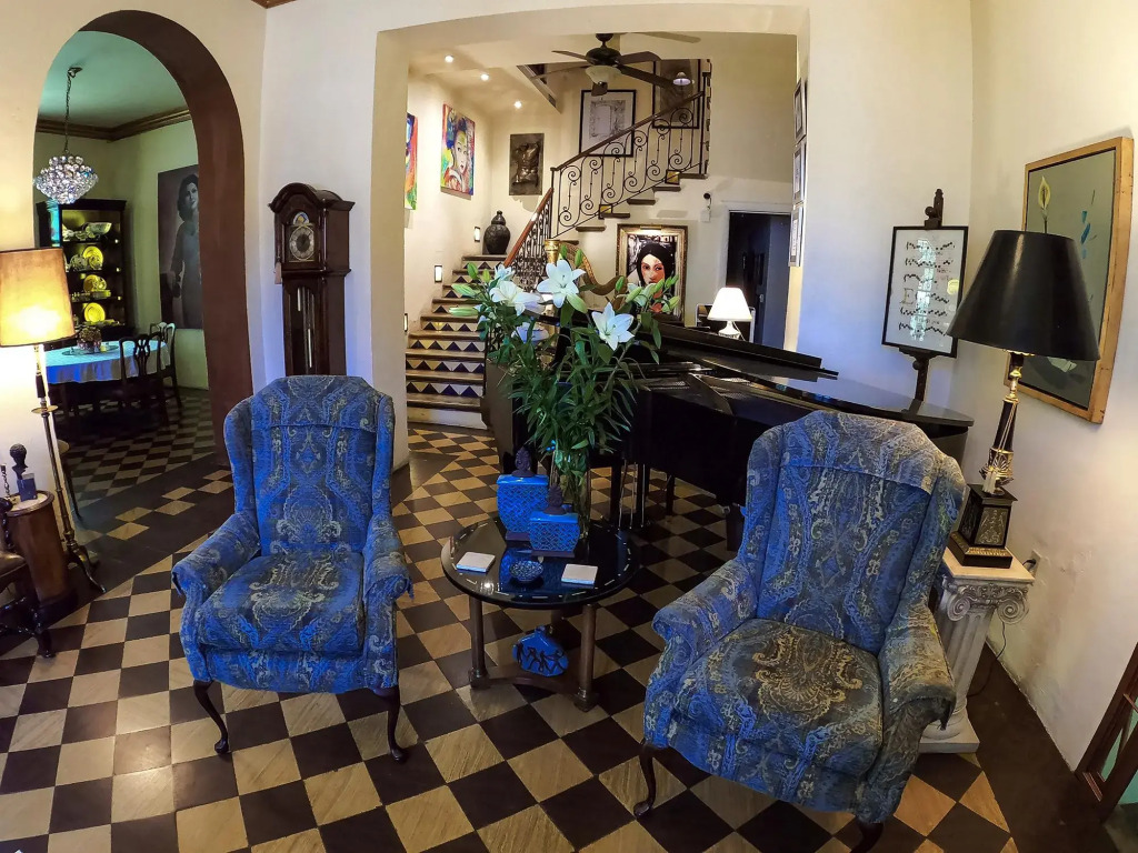 La Perla Hotel Boutique B&B