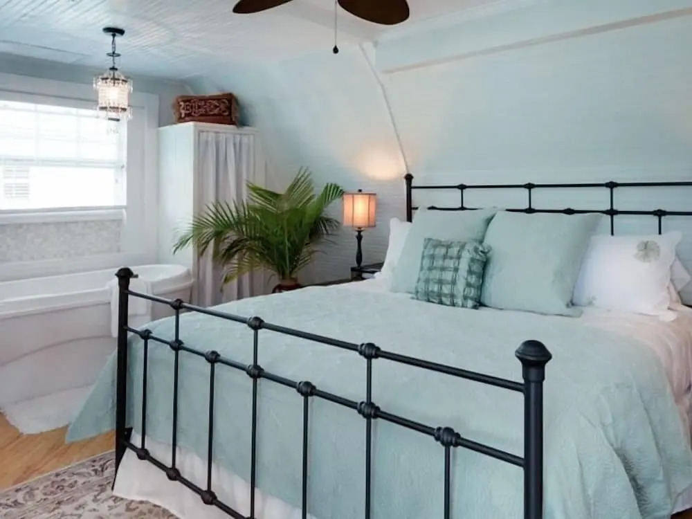 SeaGlass Inn