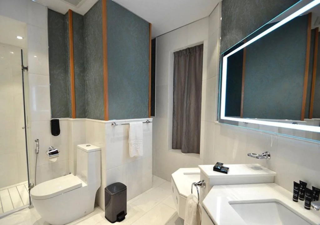 Iridium Hotel