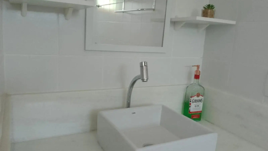 Na Vila da Praia do Forte- BA, 2 quartos, piscina, 2 garagens