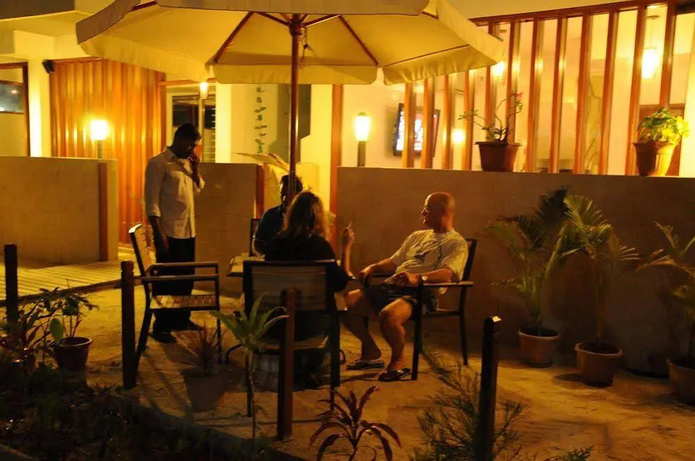 HolidayMakers Inn