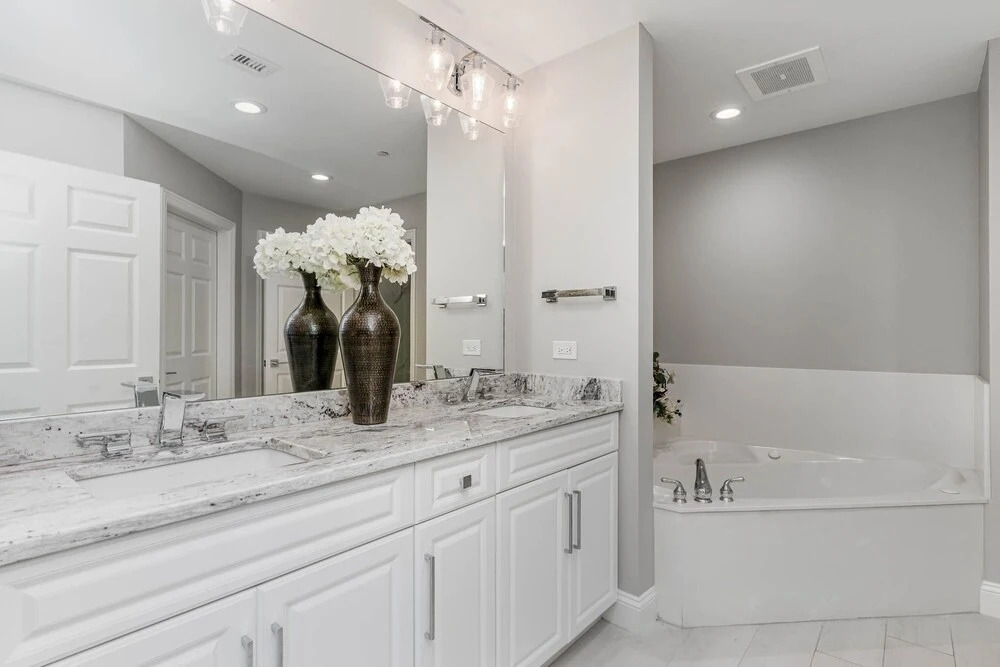 Exquisitely remodeled 3 bedroom 3 bath ocean view condo, 908 Margate 3 Condo