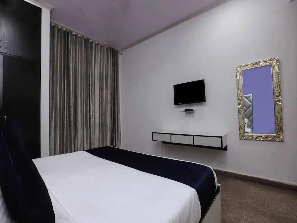Capital O Noida Homestay 36