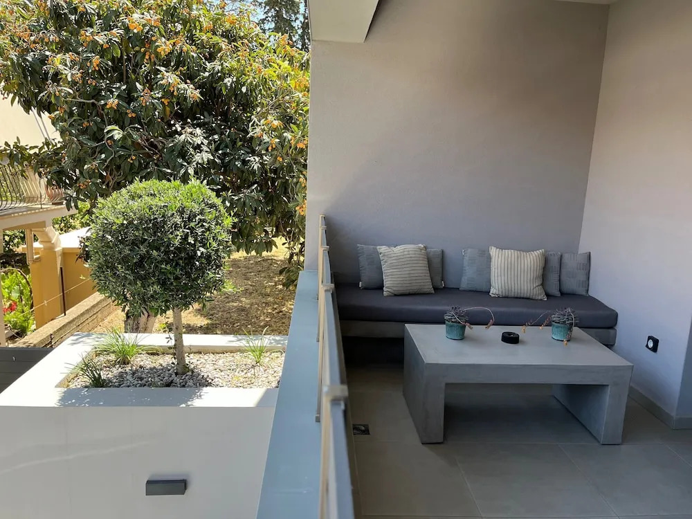 Junior Suite With Veranda Sleeps 2 Adults 2 ch