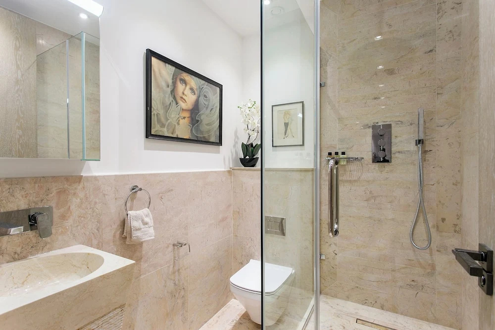 Ultra Modern 1-bedroom Apartment in Soho