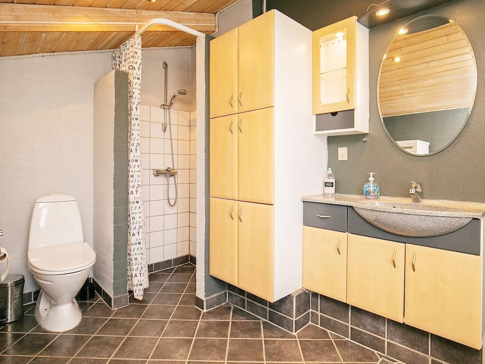 Cozy Home In Vejers Strand With Wifi