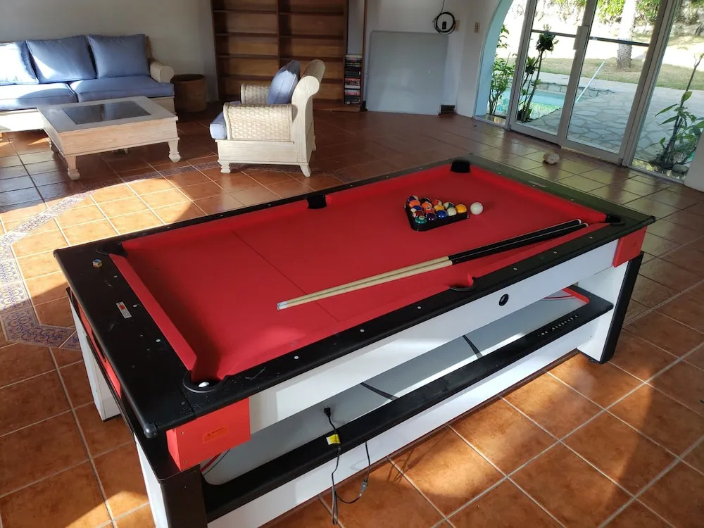 Villa 6 Bedrooms Guests Friendly