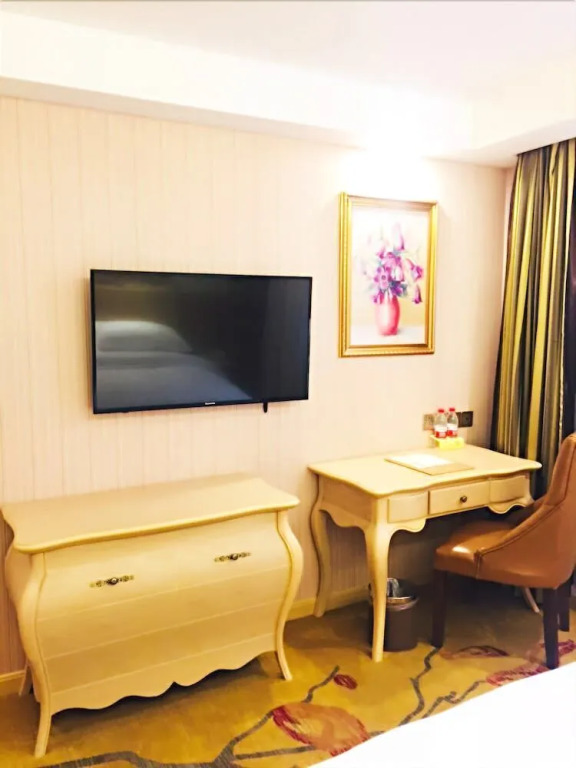 Vienna Hotel Yishan Rd Station Branch