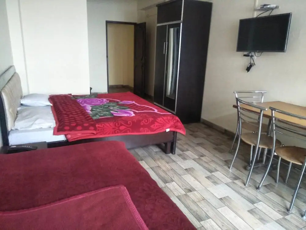 Goroomgo Naina Homestay Mussoorie