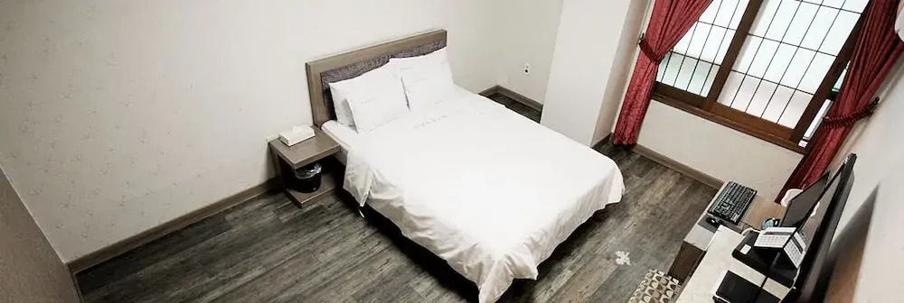 Chuncheon Central Hotel