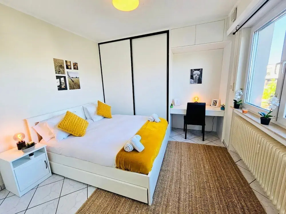 Chic Urban Stay 2BR with parking