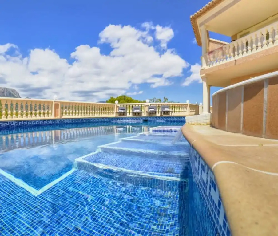 Villa - 5 Bedrooms with Pool and WiFi - 106420