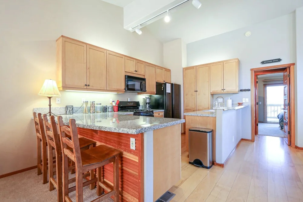 Snowcreek 967 3 Bedrooms 3 Bathrooms Townhouse