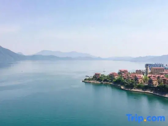 Huangshan Taiping Lake Qihu Homestay