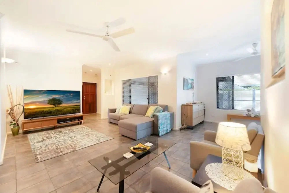Zenhouse Cityside Family House Pool Markets