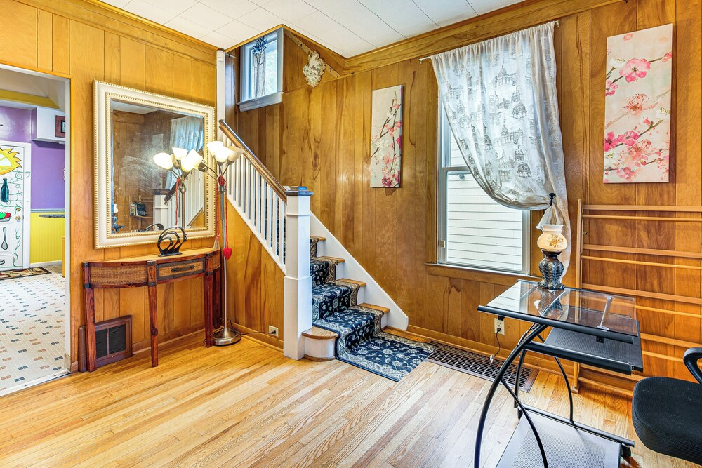 1 Mi to Dtwn: Colorful Binghamton Home