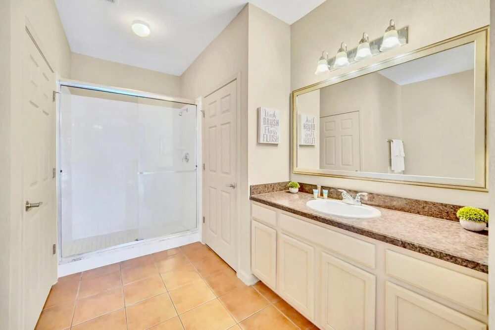 2BR Apartment Hot Tub and Pool Near Disney
