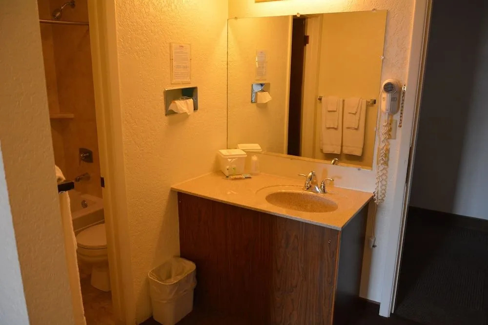 Locomotive Inn